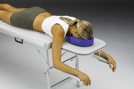 Zubehör Kofferbank Carry One: Armablage freischwingend. Klappt sich automatisch mit Kopfteil ein (Lieferung ohne Gesichtsauflage)