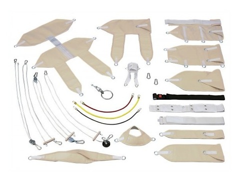 Standardset bestehend aus 4 Seilschlingen, 2 Flaschenzügen, 1 Kopfschlinge, 2 Arm- /Beinschlingen, 2 Fuß- /Fersenschlingen, 1 Beckenschlinge, 2 Gummizüge 5-kg, 2 Gummizüge 10-kg.