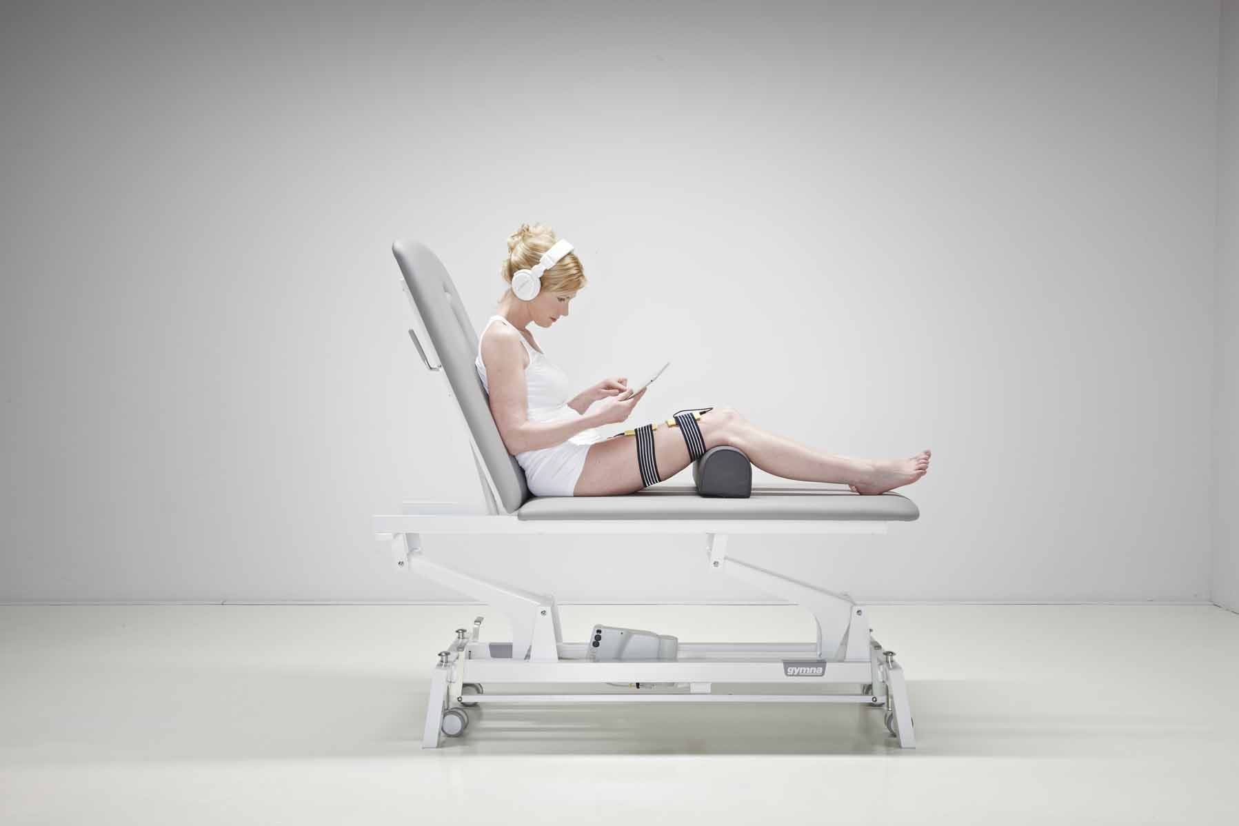 Behandlungsliege Gymna G2 Duo, elektrische Höhenverstellung - Artikel wurde ab dem 01. April durch Gymna.GO ersetzt! - Papierrollenhalter 50 cm